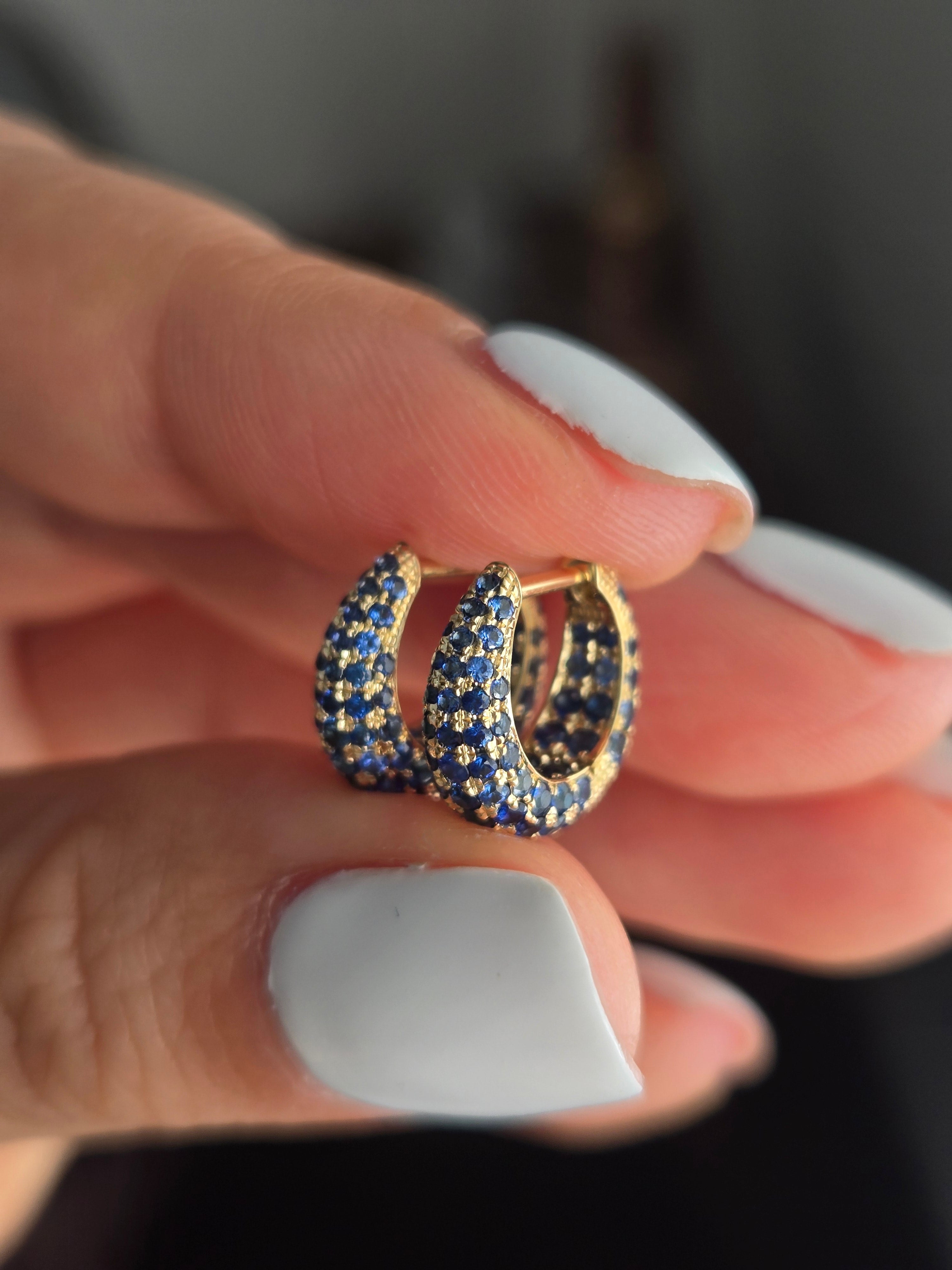 8MM BLUE SAPPHIRE ENCRUSTED TAPERED HOOP