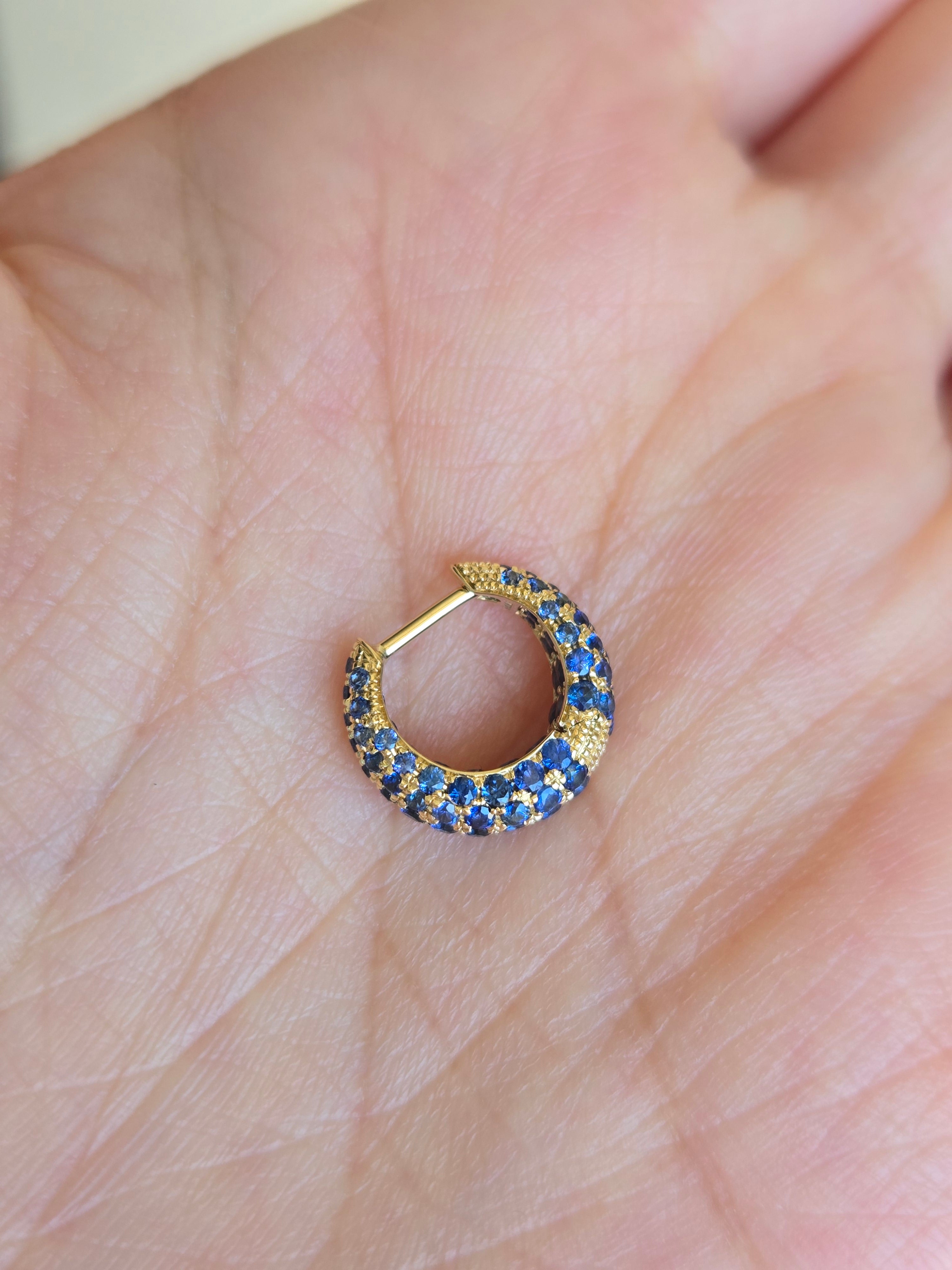 8MM BLUE SAPPHIRE ENCRUSTED TAPERED HOOP