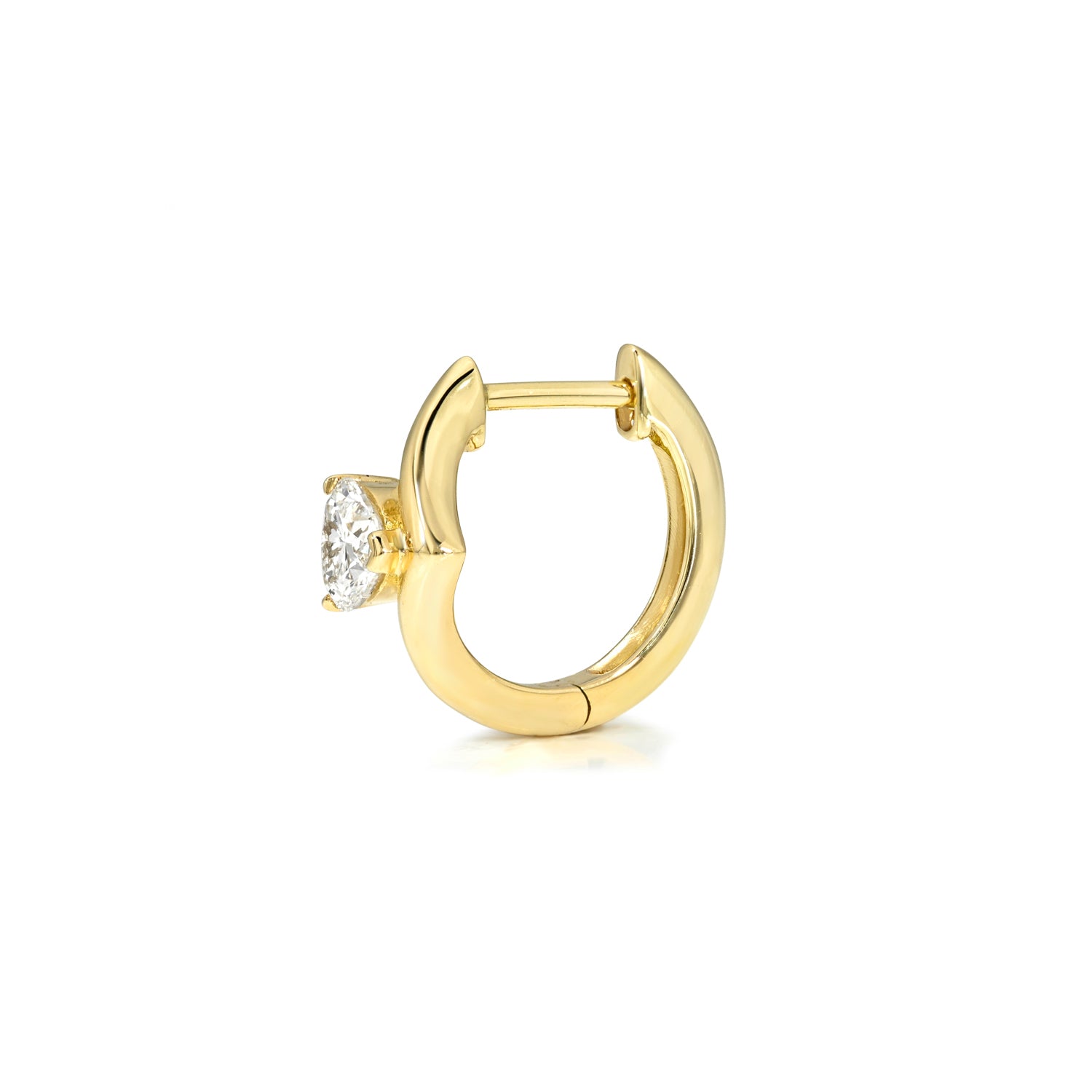 18k yellow gold 9.5mm Viv hoop with heart diamond center