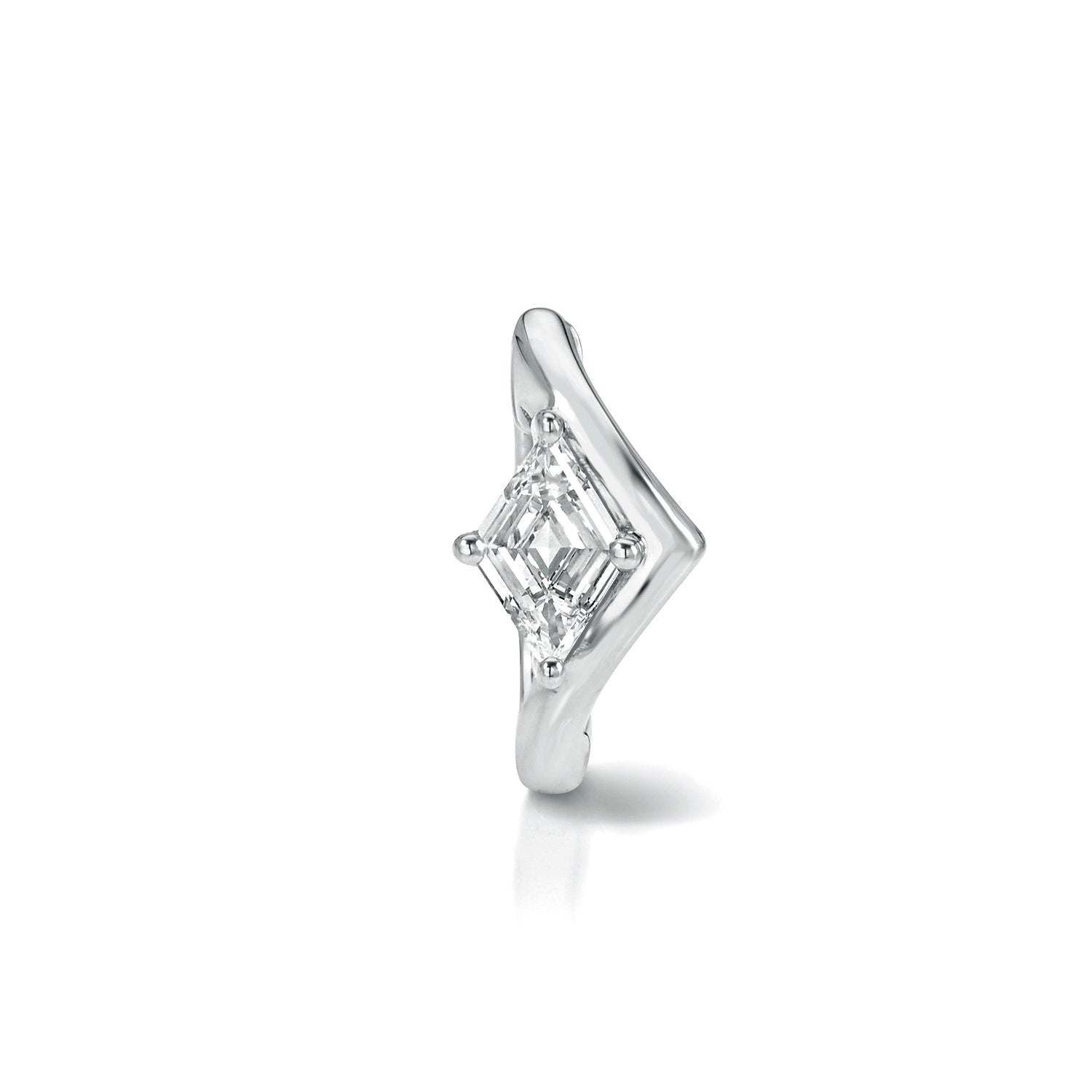 18k white gold 9.5mm Viv hoop with lozenge diamond center