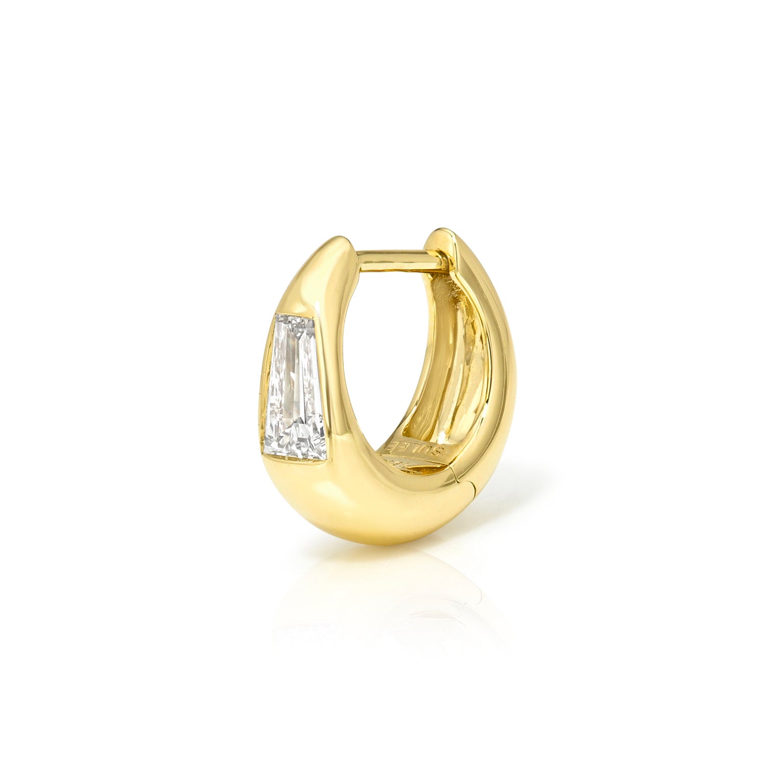 18k yellow gold 8mm signature tapered hoop with tapered baguette diamond center