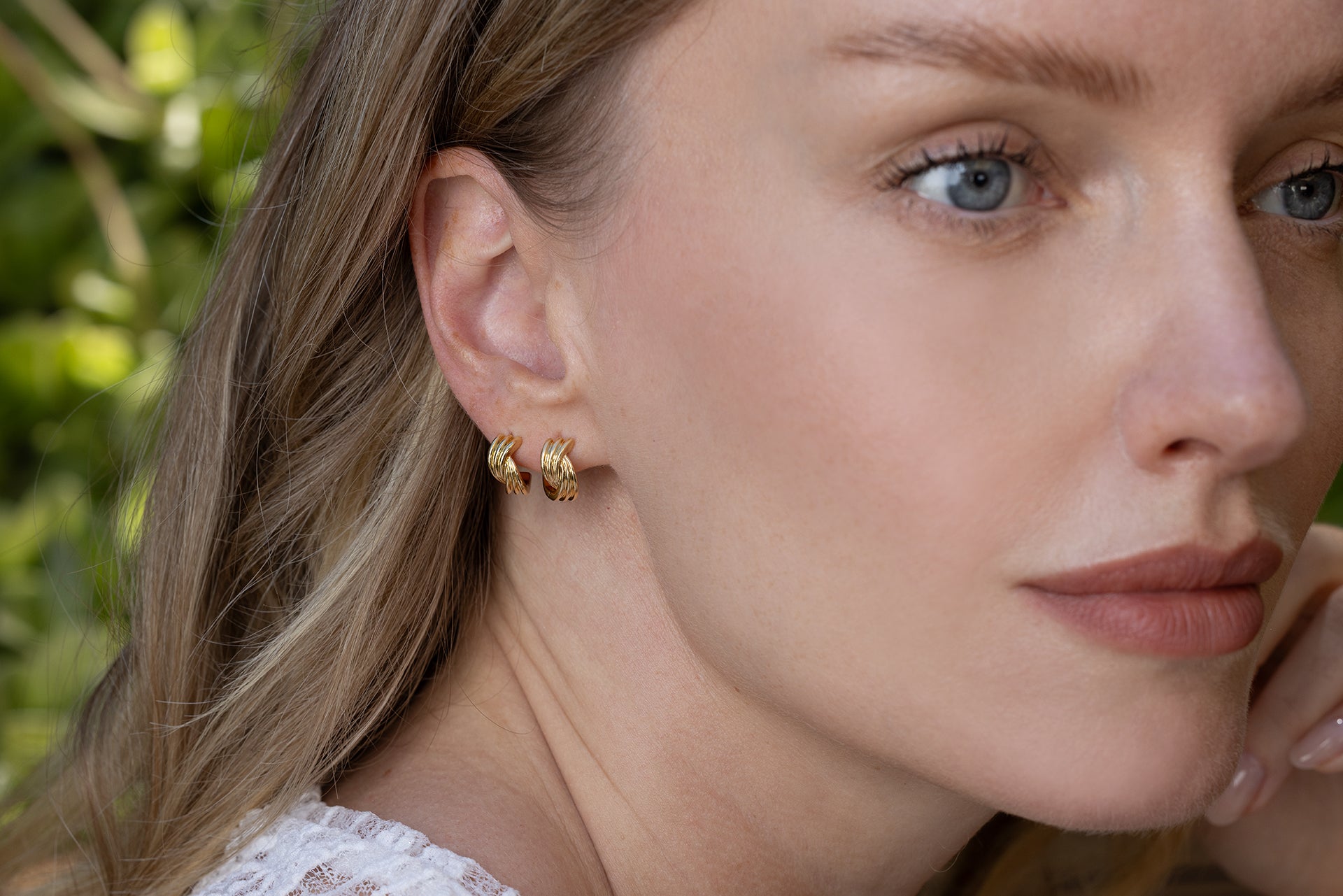 18k yellow gold 9.5mm triple tapered hoop and 18k yellow gold 9.5mm triple tapered half hoop post earring