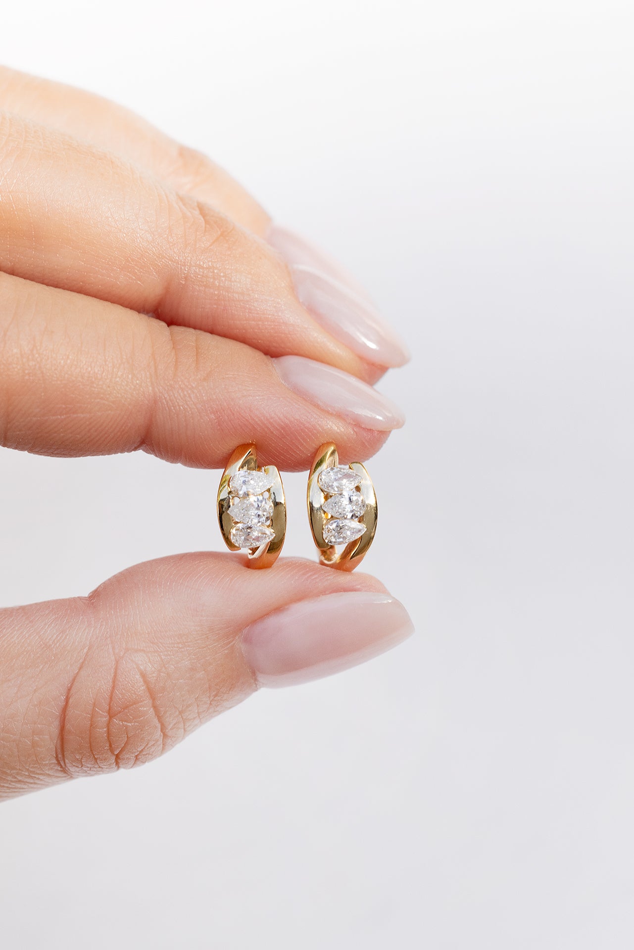 18k yellow gold 9.5mm three pear diamond hoops