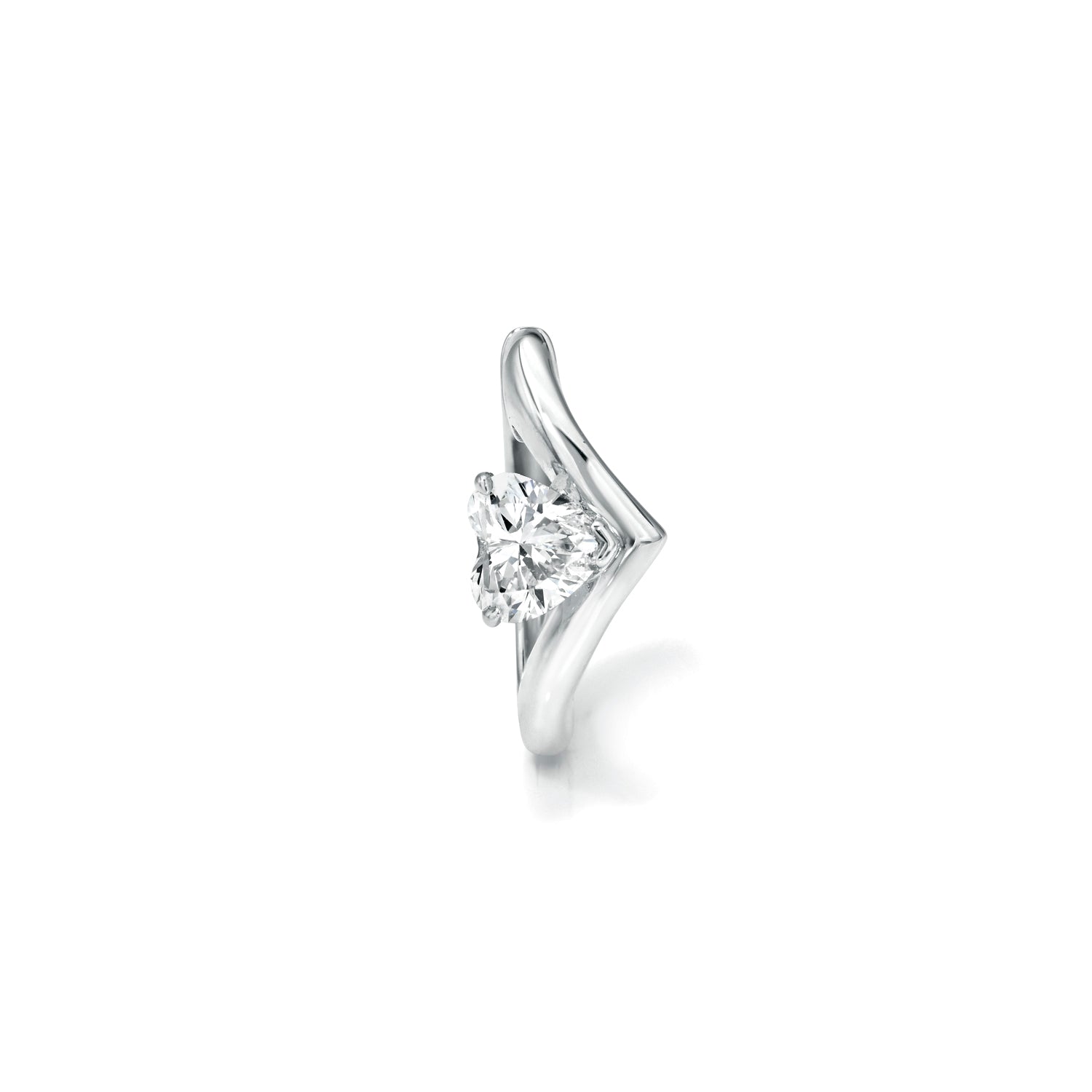 18k white gold 9.5mm Viv hoop with heart diamond center
