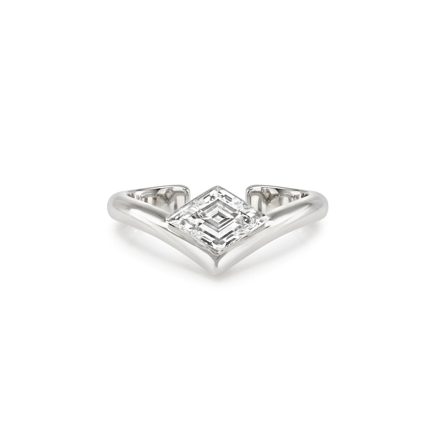 18k white gold V shaped ear cuff with lozenge step-cut diamond 