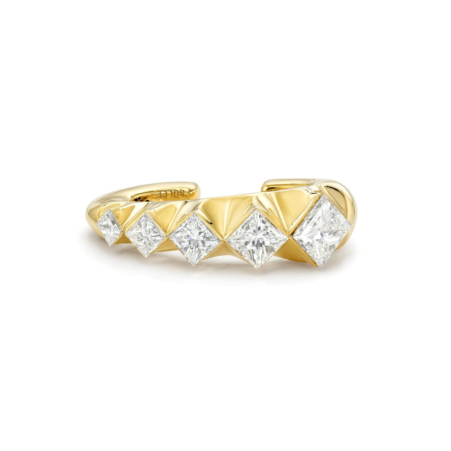 GRADUATING PRINCESS-CUT DIAMOND TAPERED CUFF